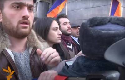 «Հրապարակ». Թուրքիայի դրոշը չի կարելի, Ռուսաստանինը՝ կարելի է