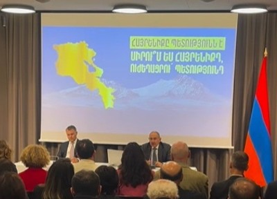Nikol Pashinyan meets with members of Armenian community in Estonia (VIDEO)
