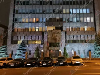 Շենքի բակում վիճաբանության ժամանակ կրակոցներ են հնչել. անվտանգության աշխատակիցները տեսագրությունները ջնջել են