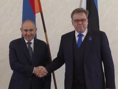 Armenia premier meets with Estonia parliament speaker