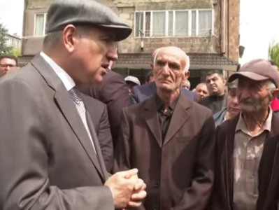Շա՛տ եք նիհարել, Փաշինյա՛ն ջան, հեղափոխությունից հետո ե՞րբ եք մեզ բնակարան տալու․ վանաձորցիներ