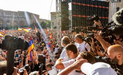 «Փաստ». Հասարակությունն ամենևին էլ «քնած» չէ, ու դա շատ է նյարդայնացնում իշխանություններին