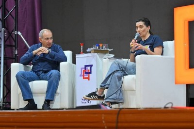 «Փաստ». Գնում են հանդիպման, իսկ «պատերի տակ» թունդ քննադատում