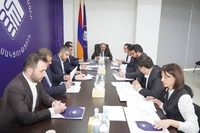 «Հրապարակ». ՔՊ-ում իրար ոտքի տակ են փորում