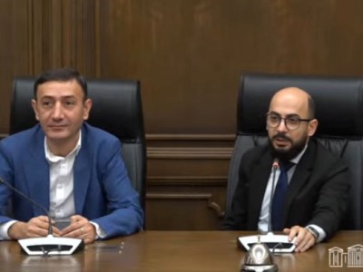 Իշխող «ՔՊ» կուսակցության խորհրդարանական խմբակցության քարտուղարը պաշտպանել է գռեհկություն թույլ տված պատգամավորին