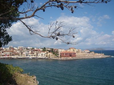 Strong earthquake strikes off Crete coast