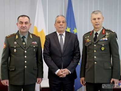 Начальник ГШ ВС РА и министр обороны Кипра обсудили вопросы сотрудничества
