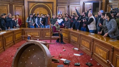 «Грапарак»: Властями Армении разыгрывается очередное шоу с предвыборной целью