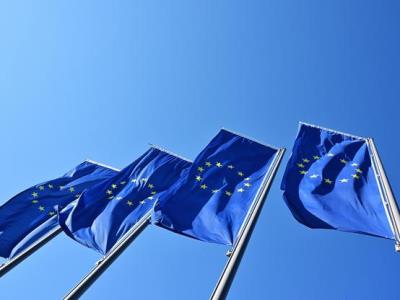 Еврокомиссия требует от Венгрии отозвать законопроект об иноагентах