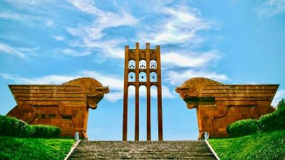 Սարդարապատի հերոսամարտին մասնակցել են բազում հոգևորականներ, որոնք խաչը զենքի վերածեցին. Հայր Զաքարիա