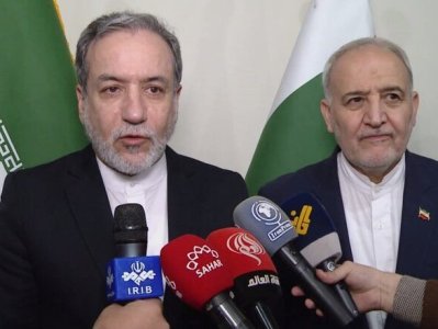 Իրանն ուսումնասիրում է Օմանի առաջարկը իրանա-ամերիկյան միջուկային բանակցությունների վերաբերյալ. Արաղչի