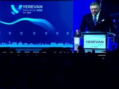 Роберт Фицо в Ереване: Очевидно, что ни Украина, ни Россия не могут добиться стратегического прорыва на поле боя