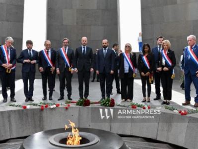 France FM visits Armenian Genocide Memorial in Yerevan