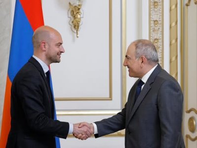 Pashinyan discusses with French Foreign Minister latest developments around Armenia-Azerbaijan peace agreement