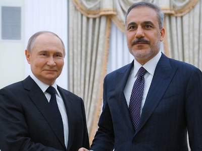 Путин принял в Кремле главу МИД Турции Хакана Фидана