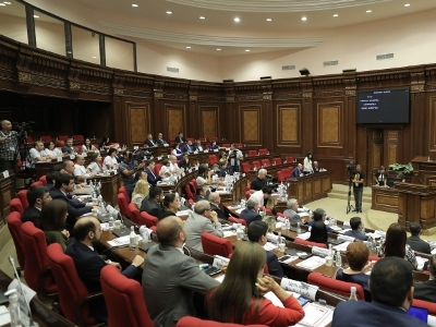 Оппозиция в парламенте Армении предложила провести параллели между германским и азербайджанским фашизмом