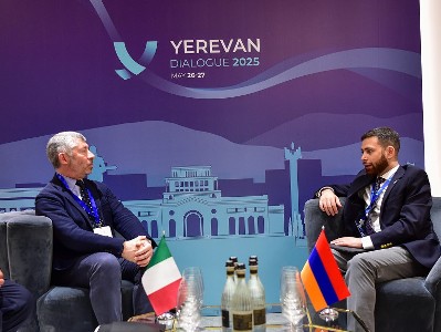 Վահան Կոստանյանը Իտալիայի Սենատի անդամի և ԱԳՆ հատուկ բանագնացի հետ քննարկել է համագործակցության հարցերը