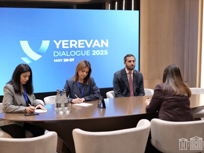 Ռուբեն Ռուբինյանը հանդիպել է Պաղեստինի պետության ԱԳ եւ արտագաղթյալների հարցերով պետնախարարի հետ