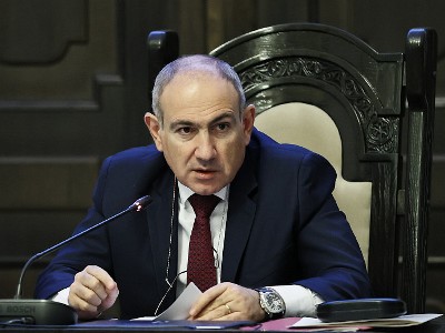Пашинян: Все священнослужители, нарушившие обет безбрачия, должны оставить духовное служение