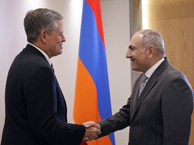Վարչապետն ընդունել է ԱՄՆ սենատոր Սթիվ Դեյնզի գլխավորած պատվիրակությանը