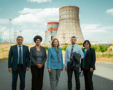 US ambassador visits Armenia nuclear plant (PHOTOS)