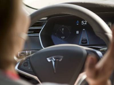 Tesla-ն փորձել է թաքցնել ինքնավար մեքենաների հետ կապված վթարների վերաբերյալ տվյալները