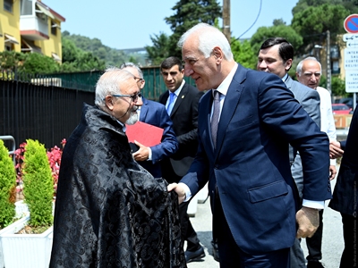 Վահագն Խաչատուրյանն այցելել է Նիցցայի Սուրբ Աստվածածին եկեղեցի և Պարսամյան կրթահամալիր