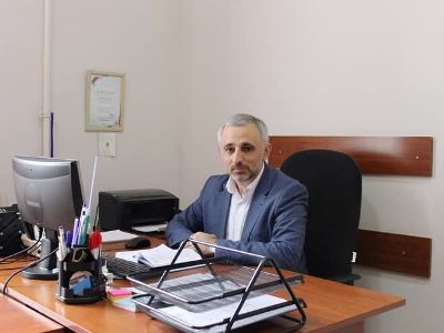 «Պինդ բռնվեք». Բրյուսովի անվան համալսարանի դասախոս Էռնեստ Ավանեսովին ազատել են բուհի դասախոսի աշխատանքից