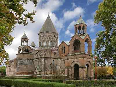 Ամենայն Հայոց Հայրապետի ընտրությունը չի իրականացվում միայն ՀՀ քաղաքացիների կողմից կամ իշխանությունների միջամտությամբ