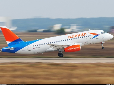 У Superjet российской авиакомпании отвалился капот двигателя при взлете