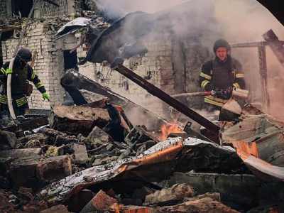 В Киеве погибли 14 человек после ракетно-дронового удара России по жилым районам