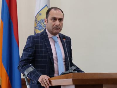 Արտակ Զեյնալյանը վայր է դրել Երևանի ավագանու մանդատը