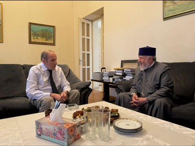 Լևոն Տեր-Պետրոսյանն իր առանձնատանը հյուրընկալել է Ամենայն Հայոց Կաթողիկոս Գարեգին Բ–ին. ինչ են մեկ ժամ զրուցել են