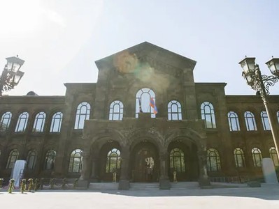 Հրահանգված է ներխուժել Վեհարան. 168.am