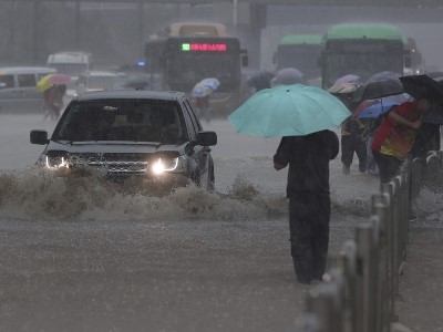 Չինաստանի կենտրոնական հատվածում ուժեղ անձրևների հետևանքով 2 մարդ է զոհվել, 6-ը՝ անհետ կորել