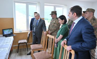 Փաշինյանը հետևել է բանակային խաղերի մարտական փոխանցումավազքի մրցումներին