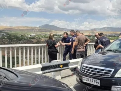 Մի կին սպառնում էր ցած նետվել Նոր Հաճնի կամրջից. Ոստիկանության աշխատակցին հաջողվել է կանխել ինքնասպանության փորձը