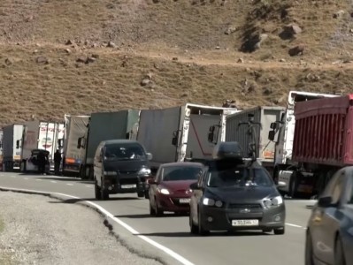 Վրացական կողմը հավաստիացնում է՝ Կազբեկի անցակետում միայն հայկական բեռնատարները չեն հերթերում սպասում