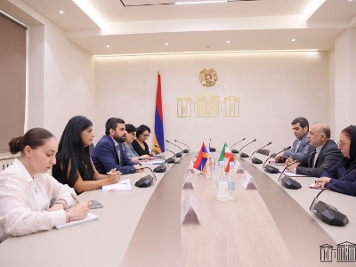 Iranian ambassador visits Armenian parliament