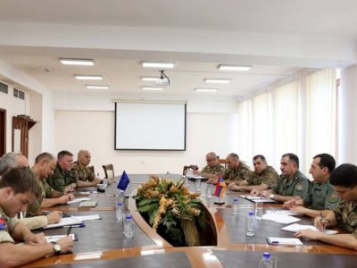  ԳՇ պետն Ասրյանն ընդունել է Բրունսումում ՆԱՏՕ-ի դաշնակցային միացյալ ուժերի հրամանատարության հրամանատարի տեղակալին