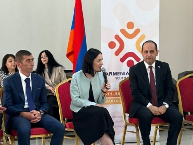 Ժաննա Անդրեասյանն Ապարանում հանդիպել է հայ-վրացական երիտասարդական հավաքի մասնակիցների հետ