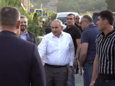Փաշինյանը հրաժարվեց պատասխանել Ալիևի հետ ունեցած հանդիպման մասին հարցին