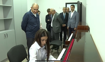 «Էդ քանոնդ նո՞ր ա, որակո՞վ ա. Իսկ նախկինում ի՞նչ քանոնով էիր նվագում». Փաշինյանը՝ Սևանի երաժշտական դպրոցի սանին