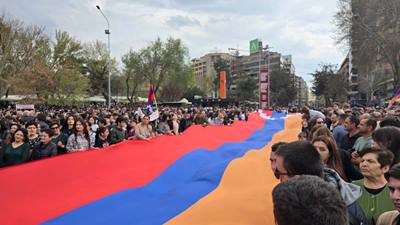 «Իրավունք». Սուրհանդակ է ուղարկել հանրահավաքից առաջ