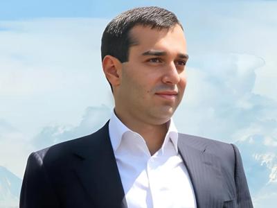 Hetq: Генпрокуратура уже три года не может добиться «положительного» решения суда по делу сына и жены Овика Абрамяна