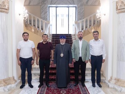 Գարեգին Բ–ն «Հինգ իրավապաշտպաններ» նախաձեռնության հետ քննարկել է եկեղեցու դեմ արշավը