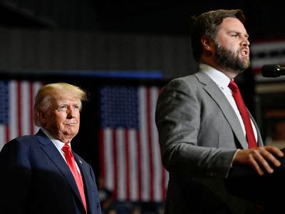 Trump names his likely successor