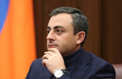 «Պատմության ընթացքում ոչ մի ուժի երբևէ չի հաջողվել ագրեսորի բոլոր պահանջները բավարարելով հասնել խաղաղության». Սաղաթելյան
