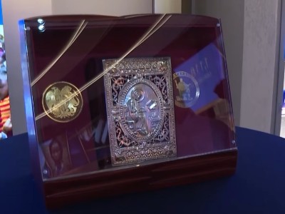 Վաշինգտոնի Աստվածաշնչի թանգարանին նվիրեցի Գրիգոր Նարեկացու միջնադարյան նկարազարդ մատյանի կրկնօրինակը. վարչապետ