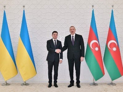 Зеленский поздравил Алиева